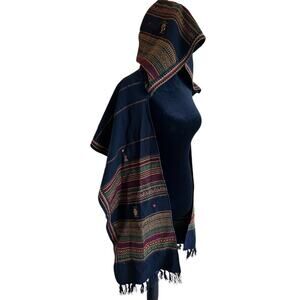 Hooded scarf, made in India of 100% Wool